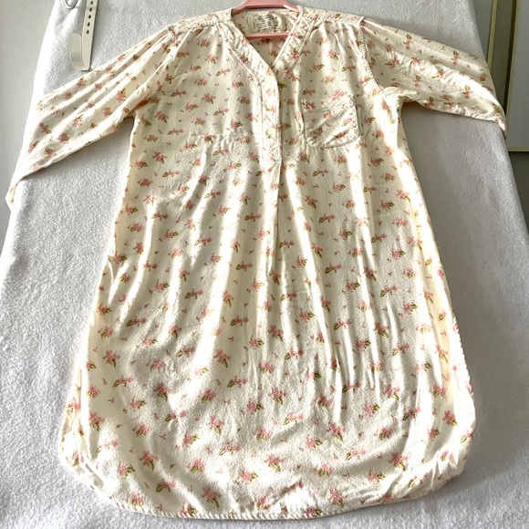 Vintage Victoria’s Secret Floral Long Sleeve Nightgown Size S 100% Cotton - Picture 1 of 12